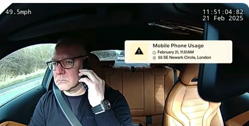 فردی در حال رانندگی و صحبت با موبایل-دوربین ثبت وقایع